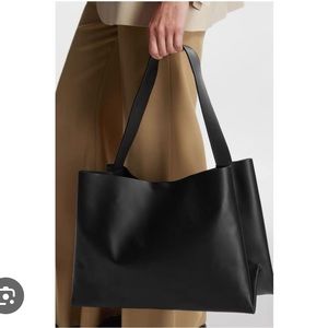 COS fold medium shoulder bag